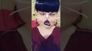 Девушка зажигает