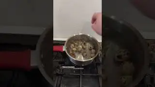 Как лопаются яйца в кипятке  