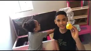 Brincando com os irmãos nota 10!