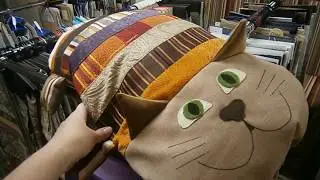 Кот - подушка. Из образцов мебельной ткани.