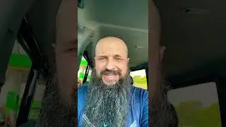 ￼Вне политики