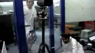 إماراتي يطلق النار ؟ يحسب الدعوة يولة