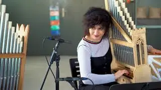 Ja falla (Corina Marti & Fiona Kizzie Lee, portative organs)