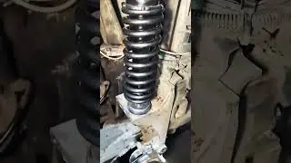 Замена сайлентблоков кабины и амортизаторов на Daf 
