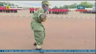 BABU MWANAJESHI AVAMIA GWARIDE NA KUAMSHA SHANGWE