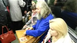 Александр Субботин в метро на кольцевой линии