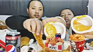 Couple eating show best KFC Food in DarjeelingFried chicken,boneless chicken,chicken burger