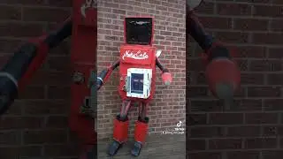 Nukatrons rule! #nukatron #nukacola #fallout #falloutcosplay #robots #robotcosplay @FOTC0123