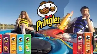 JE MANGE TOUTE LES SORTES DE PRINGLES EN KAYAK AVEC CLOÉ