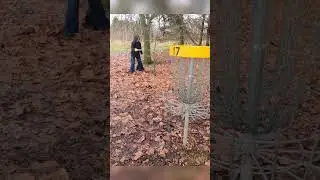 Disc Golf lessons. Straddle putt things. #discgolf #shorts