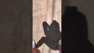 ЧТО ВЫТВОРЯЕТ ЭТА ЧЕРТОВКА!?!? 