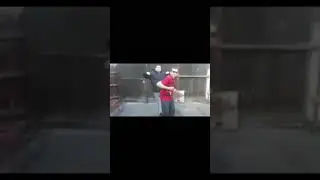 2 мужика танцуют ты коевна гов ема....