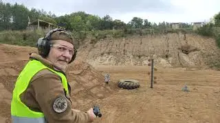 Ślepy też trafia czyli bez okularów i z dużą wadą wzroku też można trafiać ;)