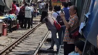 meaklong railway bangkok