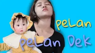 ibu menyusui bayi lucu