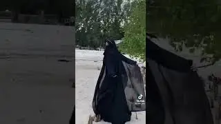 kerudung hitam