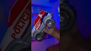 Very Big Size and Tyre Police Car लाया