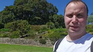 Me in Sydney, Opera House and Queen's botanical park