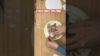 Christmas diy time! What an easy way to update an old piece. 