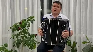 Какой сильный, мощный голос • Приятно слушать