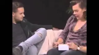Harry imitando Gay :3