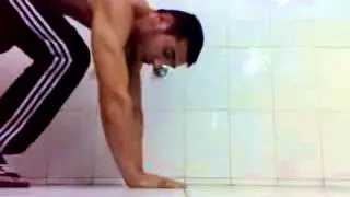 mr. strong или ребят вот как надо отжиматься!!))