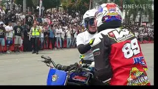 Wawan Tembong 'Cium' Gadis Ambon