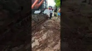 Excavator's chain is broken 😭😭 @tmconstruction8642