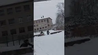 ЛЕВИ УПАЛ НА САНКАХ! 2023 ГОД, ОСТАНОВИСЬ!!!!