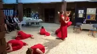 Tánckompozíció M. Ravel Bolero c. művére.