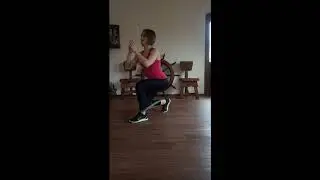 Тренировка на ягодицы с резиной.