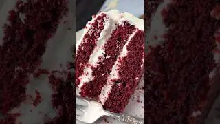 The BEST Red Velvet Cake recipe 💕  #recipe #valentinetreats #redvelvet #cake