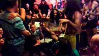 monotonix live in the croft, bristol 09/10/2010 (2)