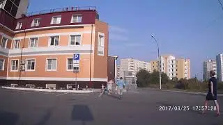 маленький псих на мотоцикле