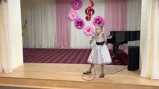 Ушакова Арина - "Мальчишка из 8"б"