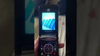A quick and impromptu test start of a Motorola RAZR2 from 2007 #retro