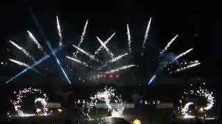 Топлес фейерверк toples fireworks девушки и танцы на стадионе dance girls