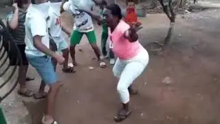 El dominicano cojiendo el coronavirus -covid19 de relajo
