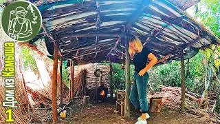 🪓 I’m building a new house from reeds 🔥 I made a roof and lit the stove for the first time