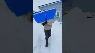 dodging meme не кидайте в девушек с лопатой снежки 