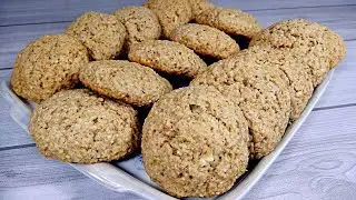 Quick, tasty, light and crumbly homemade cookies made from oatmeal in 20 minutes