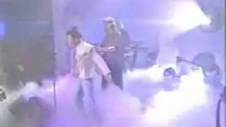 Tiga & Zyntherius - Sunglasses at Night (TOTP)
