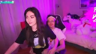Катя села на что то твёрдое 🤤