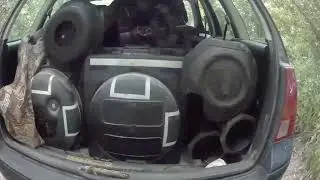 Reselling arms hub