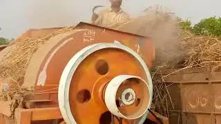 Wheat Thresher Macheen Warking |Cutting Harvesting Wheat with Thresher |wheat thresher machine ||