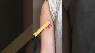 Маленькая тату на руке для девушки - отпечаток носа.Милая мини татуировка от мастера Mini Cat Tattoo