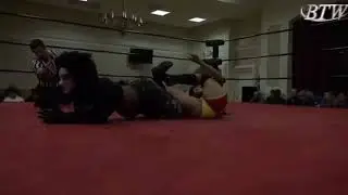 Nicole Savoy Inverted Figure Four Leg Lock
