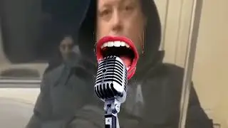 Мужик в метро исполнил трек 