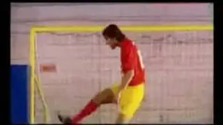 Ruud Van Nistelrooy Freestyle with Pringles