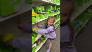 🌈Cute Baby Girl Goes Shopping in a nice Perfect Sunny Days 